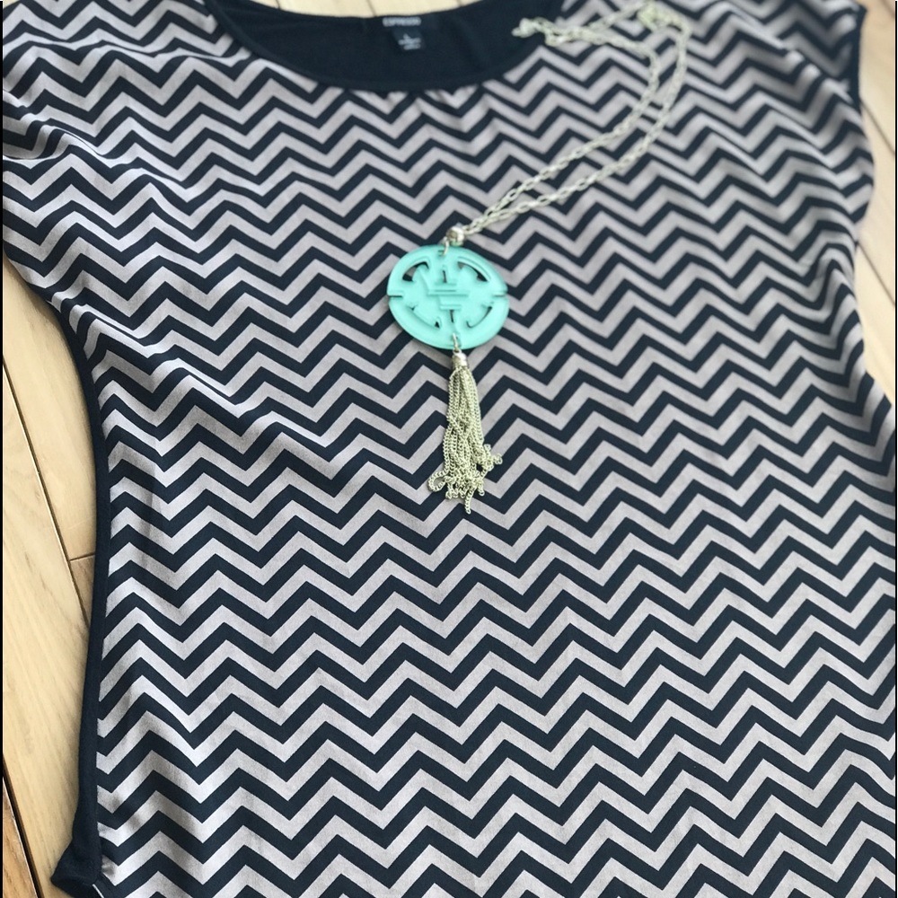 🚫SOLD🚫Espresso chevron blouse size L